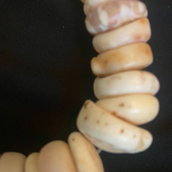 🌺 Vintage Authentic Hawaiian Puka Shell necklace - Picture 4 of 4